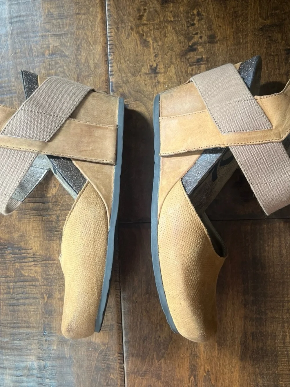 OTBT Rexburg tan mixed leather platform wedge sandals Sz. 8